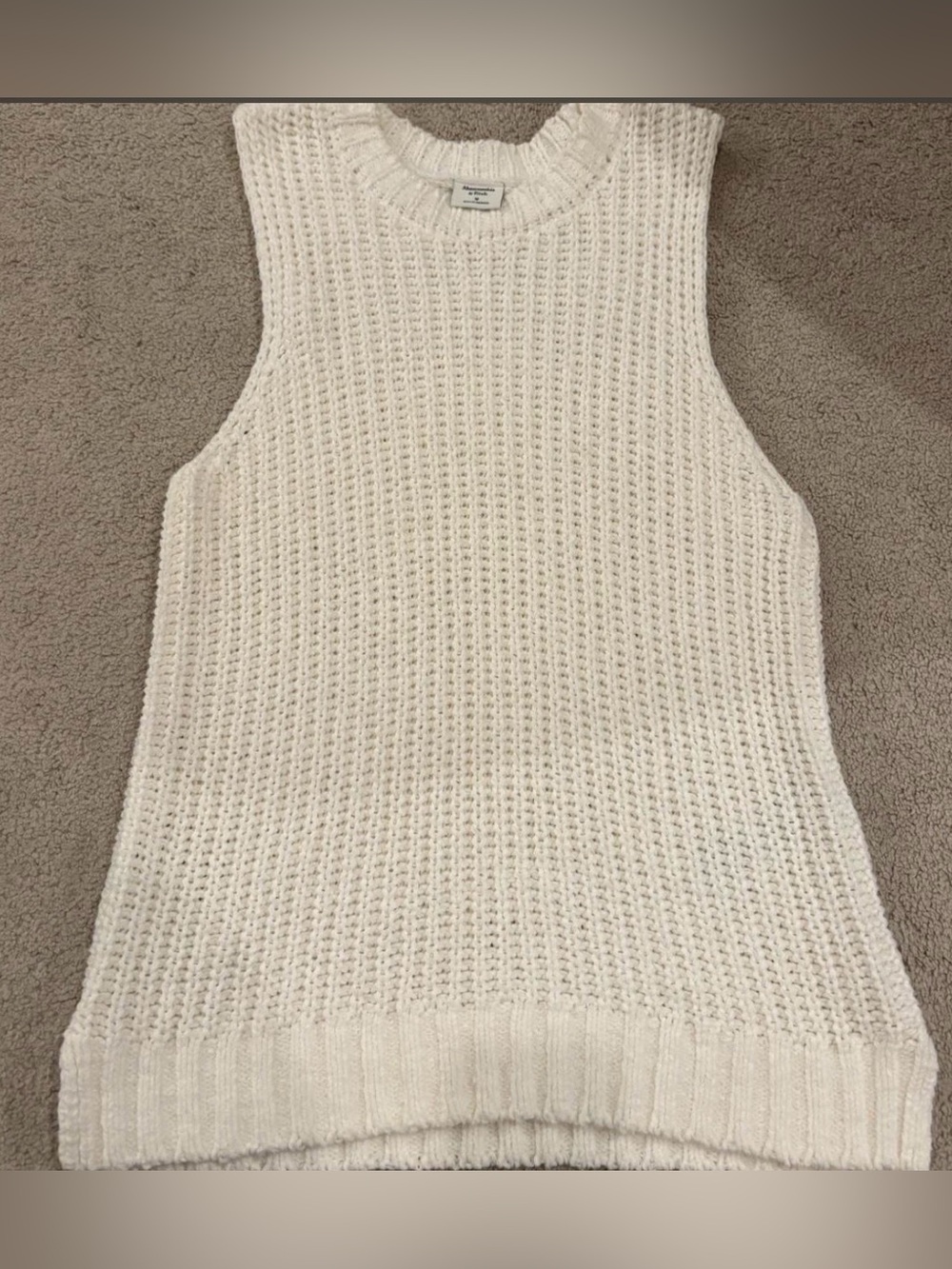 Abercrombie & Fitch Woman’s Cream Sweater Tank Top Size Medium